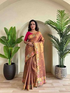 Vente en gros de saris brodés en soie de soie Collection de vêtements de fête élégants avec travail Zari complexe idéal pour les mariages - Product Image 5