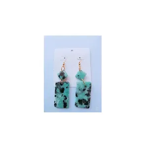 Boucles d'oreilles pendantes en résine exquise Ensemble Qualité supérieure inégalée Style classique Hauts à la mode pour les anniversaires - Product Image 2