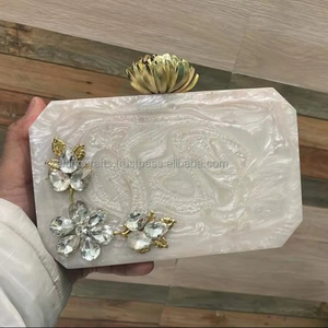 Caja de pintura de resina de lujo para mujer, contorno de cristal, hebilla de pavo real, cadena, modelo Floral, bodas, fiestas, grandes ideas de regalo, Ángel - Product Image 1