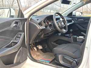 Voiture d'occasion berline automatique à essence 4.1-6L, édition mondiale de luxe, sièges en cuir, toit ouvrant panoramique, modèle 2023-2025, vente chaude - Product Image 4