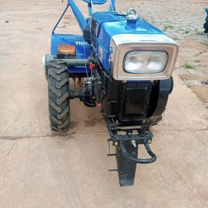 Mini Tractor de Mano de Alta Calidad, 8HP 32HP, 2WD, Tractor Agrícola, Motor Duradero y Potente, Excelente para Uso Agrícola - Product Image 4