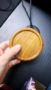 Posavasos redondo de madera pulida ideal para proteger mesas de centro encimeras y superficies de muebles de comedor - Product Image 6