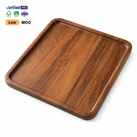 Plato Cuadrado de Madera de Acacia con Borde Elevado y Patas Antideslizantes para Postres, Bocadillos, Sushi y Cena
