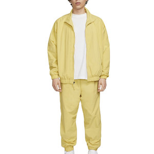 Conjunto de Chaqueta y Pantalón de Tela Suave Estilo Cortavientos con Diseño Sencillo para Uso Diario al Aire Libre - Product Image 1