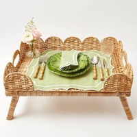 Plateau de petit déjeuner en osier naturel en rotin pour le souper et le petit déjeuner avec paniers de rangement pliables en bois pour pieds