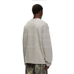 Sudadera extragrande para hombre, jersey con hombros caídos y diseño minimalista para trajes urbanos modernos - Product Image 5
