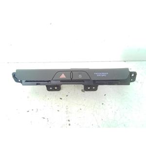 ปุ่มฉุกเฉินและระบบล็อคประตู KIA Stonic Series 4d6361-1000 (17>) - Product Image 2