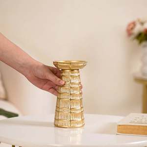 Porte-bougie cylindrique en fer durable Golden Glow pour la décoration de la maison - Product Image 3