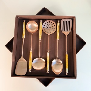 Juego de Utensilios de Cocina de Acero Inoxidable con Mango de Resina, Juego de 6 Cucharas para Servir, Utensilios de Cocina de Metal Grandes - Product Image 1