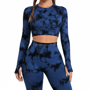 ชุดโยคะผู้หญิงแบบสั่งทำ OEM ลายย้อมสีแบบริบ ท็อปครอปแขนยาวมีรูสำหรับนิ้วโป้ง และเลกกิ้งเอวสูง ชุดออกกำลังกาย 2 ชิ้น - Product Image 4