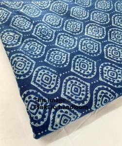 Tissu en coton naturel pour la confection de déguisements pour femmes, tissu bleu indigo imprimé à la main, tissu imprimé floral - Product Image 5