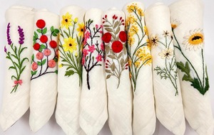 Serviette à thé à ourlet blanc Fine Table à manger lin brodé à la main monogramme serviettes de table en lin pour les mariages - Product Image 4