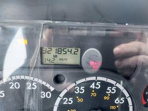 Camión Semi Usado Freightliner Cascadia 125 de 2013 |   Camión Tractor con Cabina Dormitorio 6x4 en Venta - Product Image 3