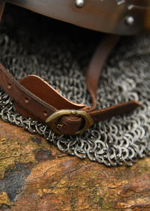 Casque Viking Nordique Entièrement en Métal avec Finition Antique pour la Décoration Intérieure, les Accessoires de Costume, les Présentations et les Expositions - Product Image 6