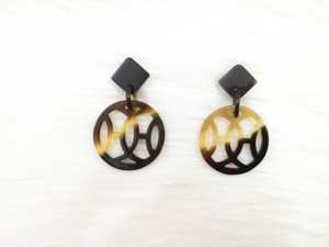 Boucles d'oreilles créoles classiques de style ethnique, faites à la main, écologiques, en corne de buffle, look luxueux et mignon, pour oreilles sensibles, artisanat naturel à prix réduit - Product Image 3