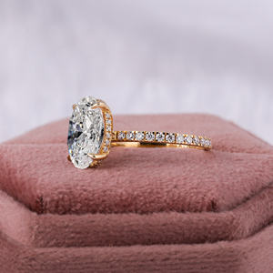 Anillo de compromiso de diamante cultivado en laboratorio de corte ovalado de 3,0 quilates con piedras de acento glamuroso en anillo chapado en oro amarillo de 14KT - Product Image 4