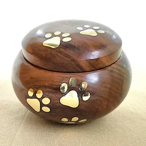 Boîtes commémoratives en bois et en résine personnalisées Urne de crémation pour animaux de compagnie Urne commémorative pour chat et chien pour cendres. - Product Image 5
