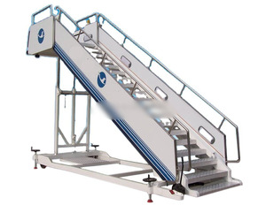Escaliers manuels à pousser pour passagers d'aéroport, équipement de manutention des passagers d'avion - Product Image 1