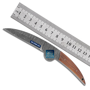 Couteau de chasse fait main avec lame en acier damas DD-DAM-435 personnalisable OEM gaine en cuir gaufré manche en bois d'olivier - Product Image 2