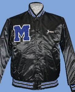 Chaqueta Bomber de satén personalizada al por mayor para hombre Varsity de satén de seda con cuello levantado y logotipo bordado en la parte delantera inspirado en el béisbol - Product Image 4