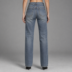 Jean droit taille haute pour femme en denim bleu patiné, délavage naturel effet moustaches, avec ferrures laiton, cinq poches classiques, pantalon décontracté - Product Image 2