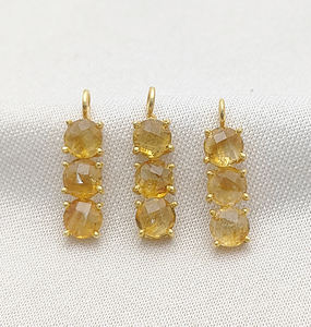 Charmes en or plaqué citrine avec trois pierres et double boucle |   Charmes en pierres précieuses pour la fabrication de bijoux DIY - Product Image 4
