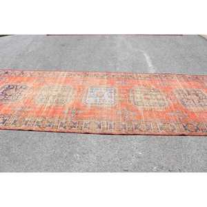 Tapis turc vintage 4,4x12,1 pi (135x370 cm), tapis en laine rouge à motifs floraux - Product Image 3