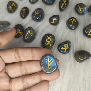 Ensemble de runes en labradorite naturelle, 25 pièces, pierres de divination gravées, ensemble de runes en cristal avec pochette en velours pour la méditation et la pratique spirituelle - Product Image 1