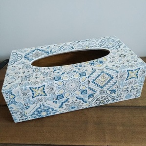 Boîte à mouchoirs en bois élégante avec embellissement en émail pour bureau et hôtel - Product Image 6