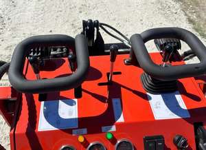 LIVRAISON GRATUITE AGT LRT23 Mini chargeuse compacte homologuée EPA CE avec vérin hydraulique Eaton, moteur principal, pompe, boîte de vitesses, engrenage, PLC - Product Image 3