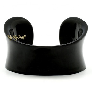 VC51 Fashion Bracelet élégant Bracelet en corne de buffle Bijoux - Product Image 1