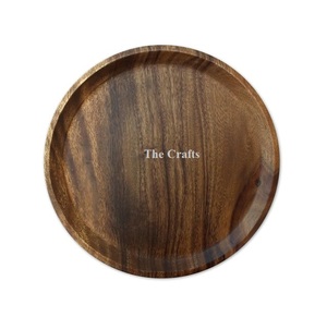 Ensemble de quatre sous-assiettes carrées avec assiette de présentation en bois de qualité supérieure pour un usage domestique et en restaurant - Product Image 6