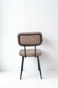 Chaise de salle à manger moderne VERONA avec assise en tissu doux et pieds en métal doré résistants, adaptée aux espaces résidentiels et commerciaux - Product Image 4