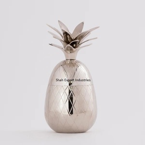 Support votif rempli de cire en forme d'ananas d'or en laiton pour la décoration de table en métal de maison et de mariage emballée dans une boîte - Product Image 2