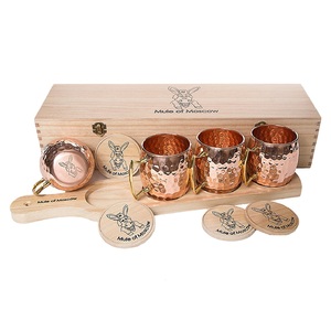 Ensemble de 4 tasses en cuivre Moscow Mule avec design martelé fabriquées à la main avec verre à liqueur pour la maison Bar Hotel Restaurant - Product Image 4