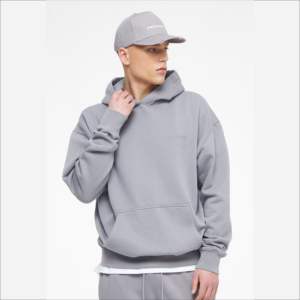 Iota เสื้อฮู้ดกีฬาแบบสวมหัวมีฮู้ดแบบกำหนดเองโลโก้ปักลายแบบไหล่ตกไซส์ใหญ่พิเศษสำหรับผู้ชาย - Product Image 6