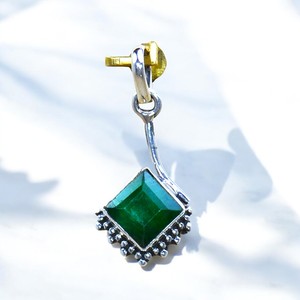 Pendentifs en argent sterling massif avec pierre précieuse émeraude, prix de gros, bijoux de bonne qualité - Product Image 1