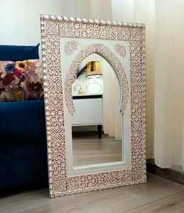Espejo de Pared de Madera MDF Tallado a Mano Estilo Marroquí con Color Personalizado - Diseño Moderno - Marco de Madera Decorativo - Product Image 1