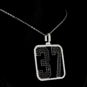 Pendentif Croix Personnalisé en Argent 925 Style Hip Hop, Design Tendance Streetwear Sertie de Diamants Moissanite, Breloques Personnalisées - Product Image 1