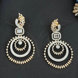 เครื่องประดับเพชรแบบอเมริกันสุดสวยต่างหูขัดเงาสีทองสำหรับใส่ไปงานเลี้ยงดีไซน์ใหม่ - Product Image 1