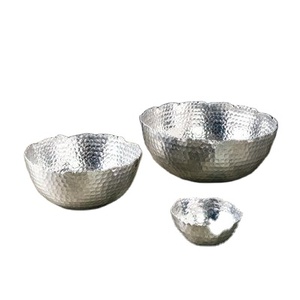 Bol de nourriture au design attrayant en acier inoxydable de qualité exclusive avec bol de nourriture martelé pour ustensiles de cuisine bol de service de nourriture - Product Image 1