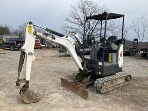High Performance High-top HT12 Mini Excavator 1.2 Ton Crawler HT18 Mini Excavators with Blade Bucket and Roof Free For Sale HT10 - Product Image 5