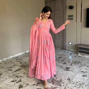 Dernière collection de créateurs Faux Georgette Heavy Sequence Broderie Work Anarkali Robe et pantalon avec Dupatta au prix de gros - Product Image 1