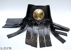 Armure en cuir noir médiévale, jupe pour femme, Inde - Product Image 2