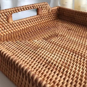 Plateau rectangulaire tissé en rotin naturel fait à la main polyvalent fabriqué au Vietnam: idéal pour la nourriture, le stockage et la décoration - Product Image 5