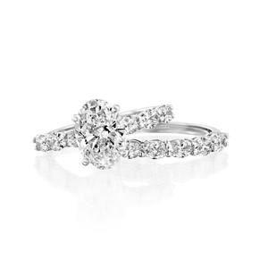 Anillo de Compromiso con Diamante Cultivado en Laboratorio de Corte Ovalado de 5 Quilates, Halo Oculto y Piedras Laterales Ovaladas, Oro Blanco de 18K, Color F, VVS2 VVS1 - Product Image 1