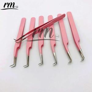 Pince à épiler pour extensions de cils en acier inoxydable RMI Wholesale, pointe argentée et poignée plane, pince à épiler rose poudré - Product Image 3