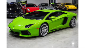 2018 pour Lamborghini Aventador LP 700-4 coupé certifié propre et assez utilisé vert Turbo 8L automatique/manuel boîte de vitesses lumière Leat - Product Image 2