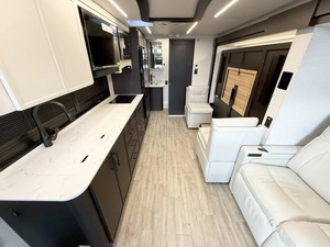 Ventes Perfect-Auction pour les véhicules neufs et d'occasion : Nouveaux camping-cars N-e-w-m-a-r Free-dom Aire 2515 2026 prêts à être expédiés - Product Image 5