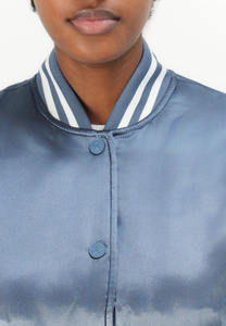 Chaqueta Universitaria Corta de Satén de Alta Calidad Personalizada para Mujer, Chaqueta Bomber, Chaqueta Universitaria con Letras - Product Image 5